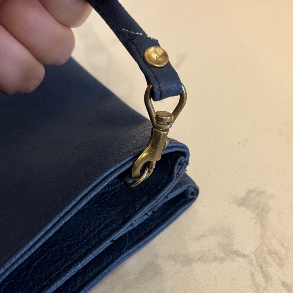Vintage Agnew Navy Pebbled Crossbody Bag - Picture 6 of 11